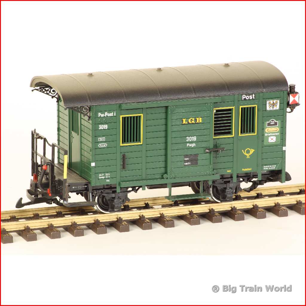 LGB 3019-used - Postal car, green, 2 figures, light, meteal wheel, no box
