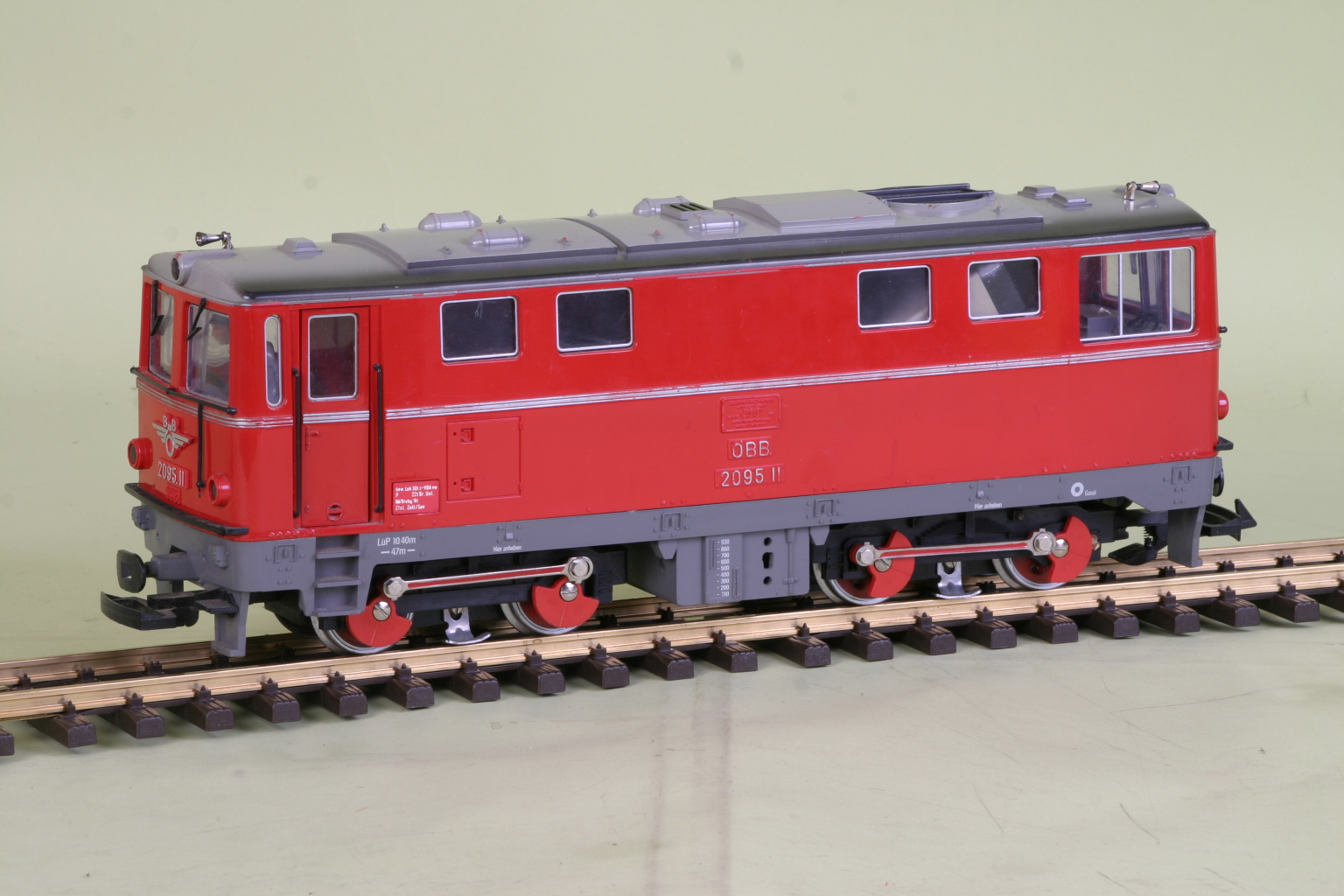 LGB 2095 - ÖBB Bo-Bo Diesellok 2095.II, rood, nette staat, licht rode doos