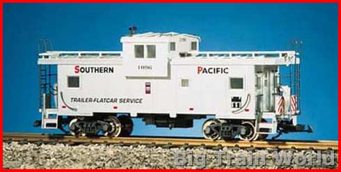 USA Trains R12102 - S.P. EXT VISION CAB - RED/SILV